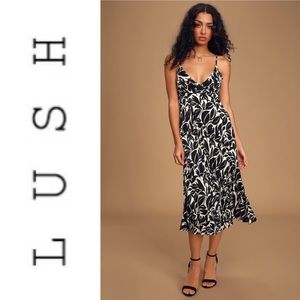 Black & White Floral Print Pleated Midi Dress